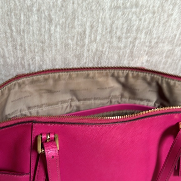 Michael Kors Large Tote - Picture 6 of 7